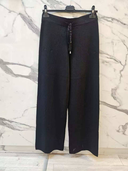 Weite, fließende Hose mit elastischem Bund