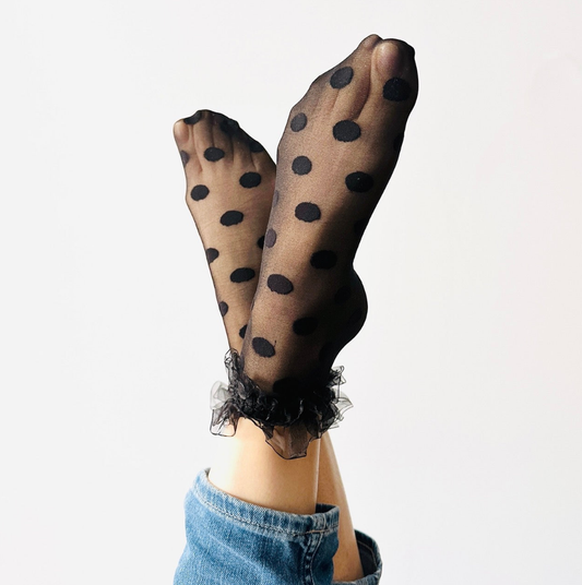 Serena Knöchelsocken mit transparenten Punkten und Rüschen