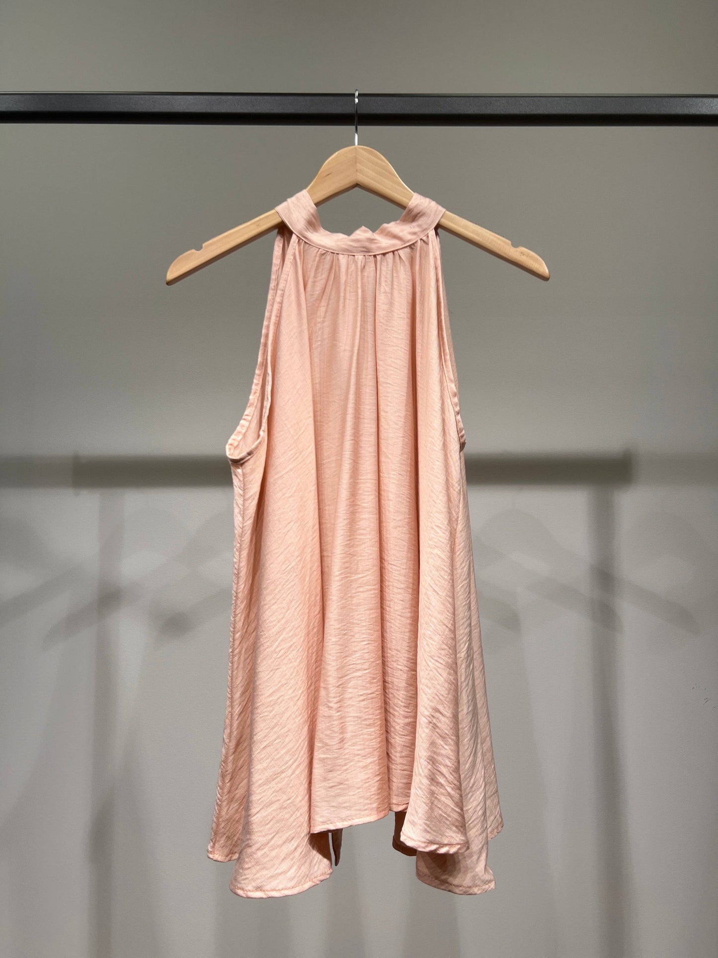 Weites Halter-Top, ärmellos, rückenfrei, mit Bindung, ausgestellter Schnitt
