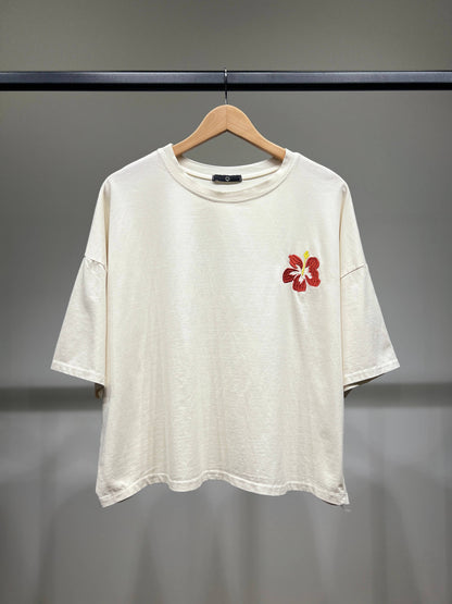 Lockeres kurzes T-Shirt mit kurzen Ärmeln und bestickter Blume, 100 % Baumwolle
