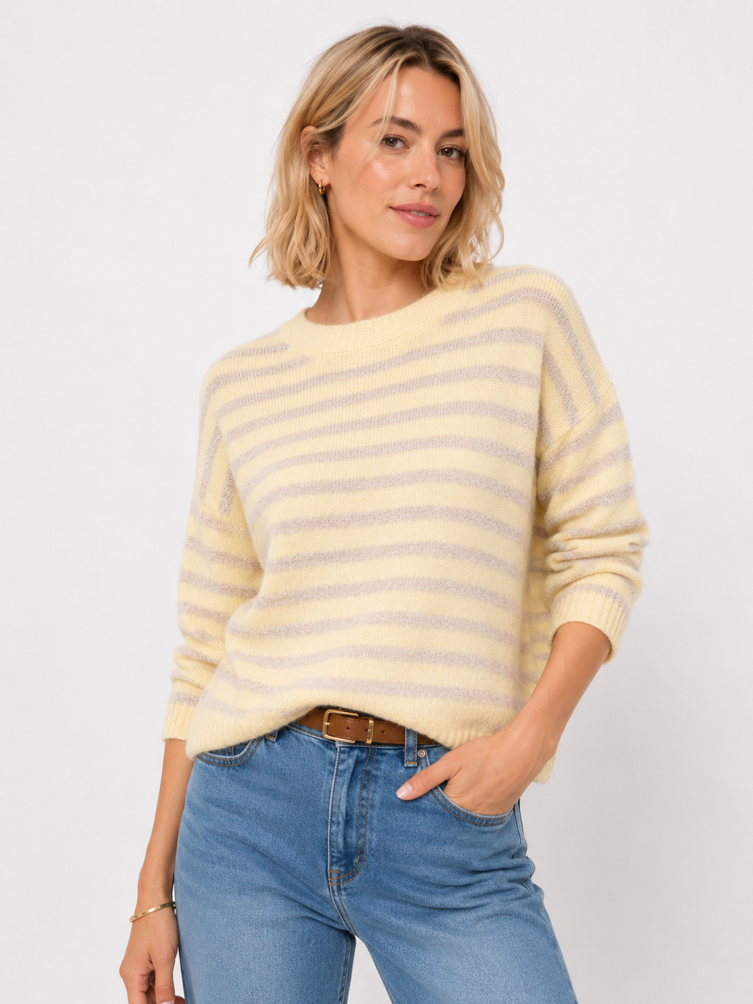 ✨ Weicher gestreifter Strickpullover — Oversize-Schnitt