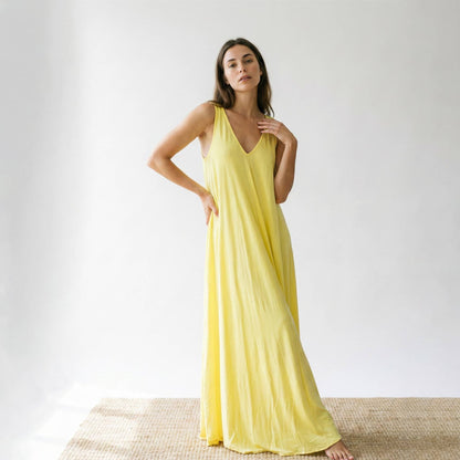 Maxikleid mit V-Ausschnitt und breiten Trägern