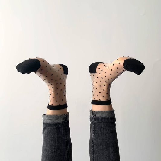 Charlotte – Transparente Socken mit Polka-Dots
