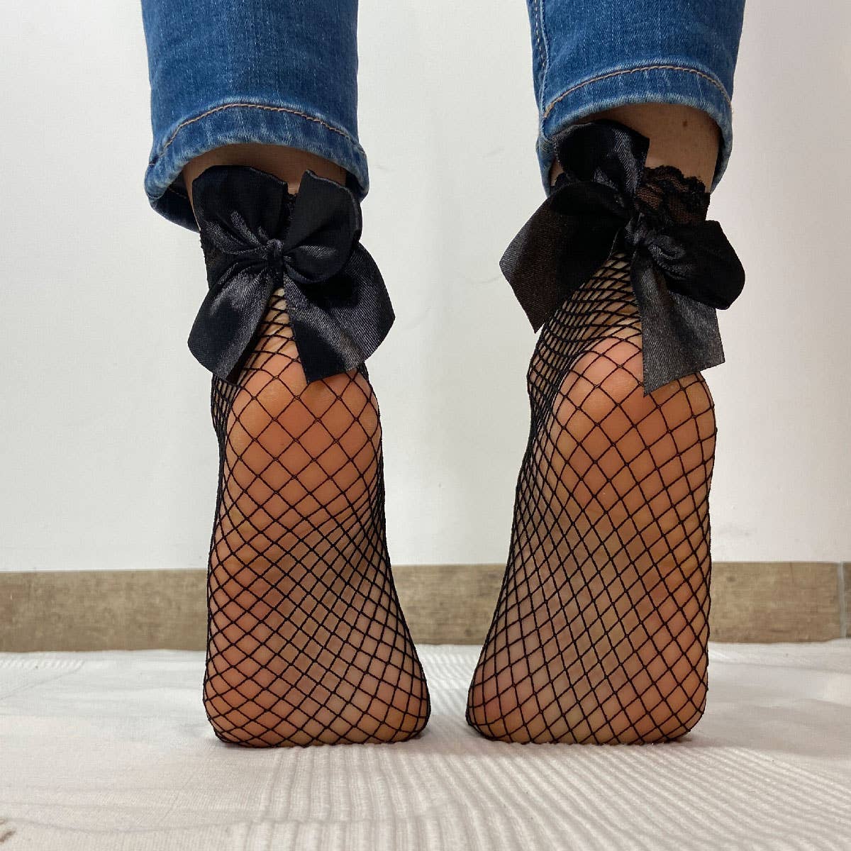 Candice Netz- und Spitzen-Kurzsocken mit Schleife